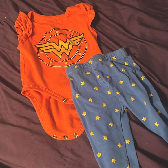 Wonder Woman 0-3M Outfit - Picture 1 of 7